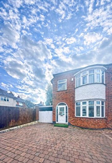 4 Bedroom Semi Detached House To Rent In Grange Road, Wigston, LE18