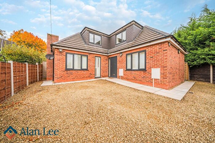 3 Bedroom Detached House For Sale In Tennyson Close, Macclesfield, SK11