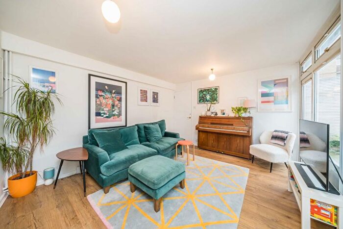 3 Bedroom End Terrace House For Sale In Acacia Grove, New Malden, KT3