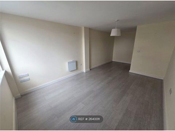 2 Bedroom Flat To Rent In Agin Court, Leicester, LE1