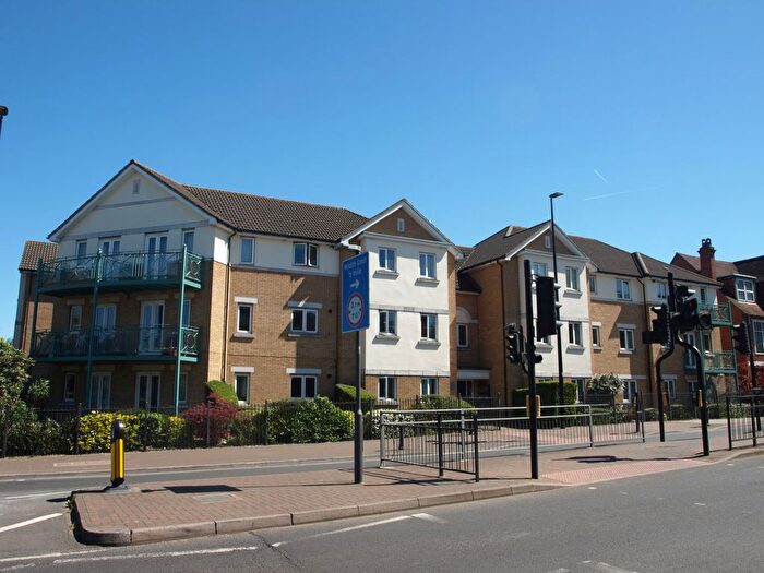 2 Bedroom Flat For Sale In High Road, HA3