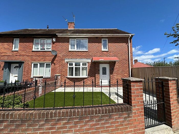 3 Bedroom Semi-Detached House For Sale In Ennerdale Gardens, Wallsend, Tyne And Wear, NE28