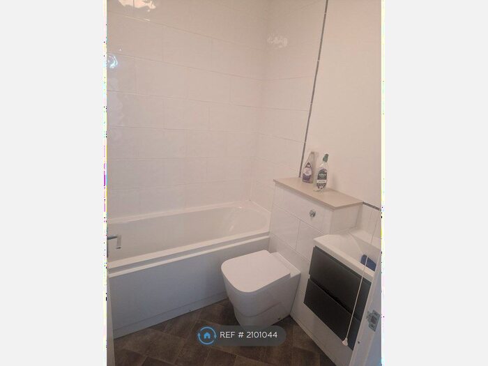 1 Bedroom Flat To Rent In Lyndon Road, Solihull, B92