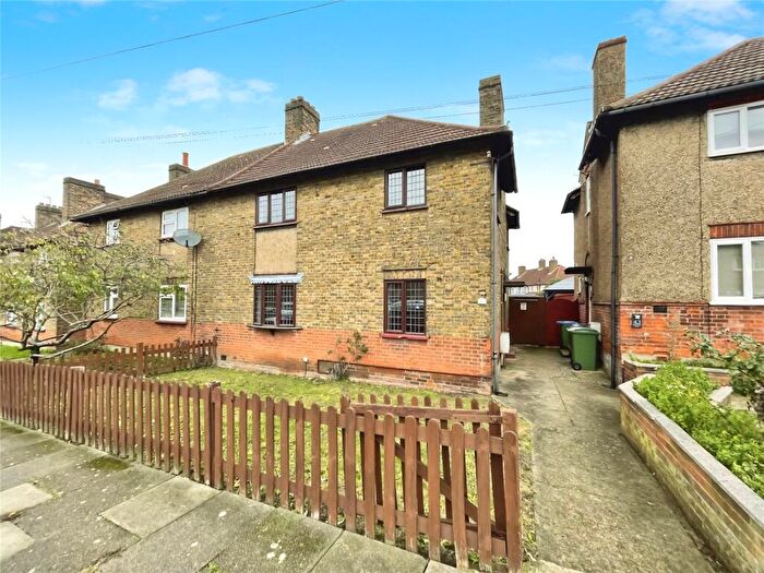 3 Bedroom Semi Detached House For Sale In Keynsham Road, London, SE9