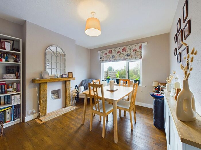 3 Bedroom Terraced House For Sale In Lyncroft Way, Kingsthorpe, Northampton, NN2