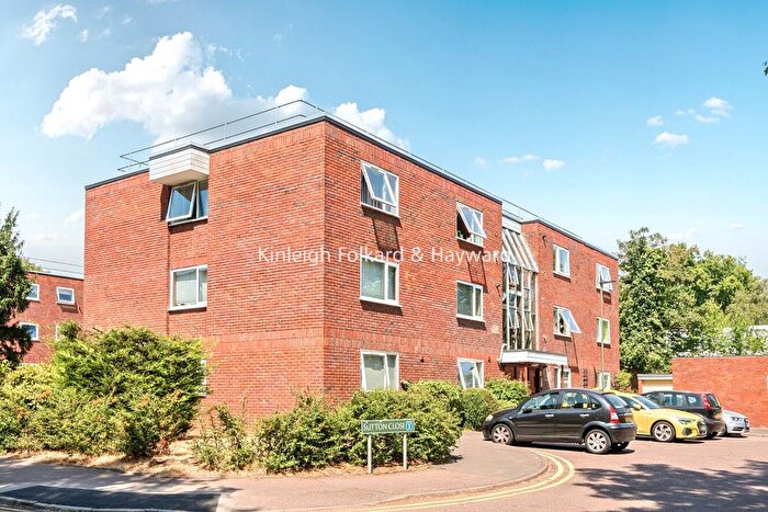 2 Bedroom Flat To Rent In Sutton Close, Beckenham, BR3