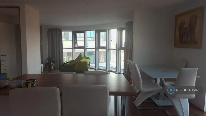 3 Bedroom Flat To Rent In Bloomsbury Court, Nottingham, NG1