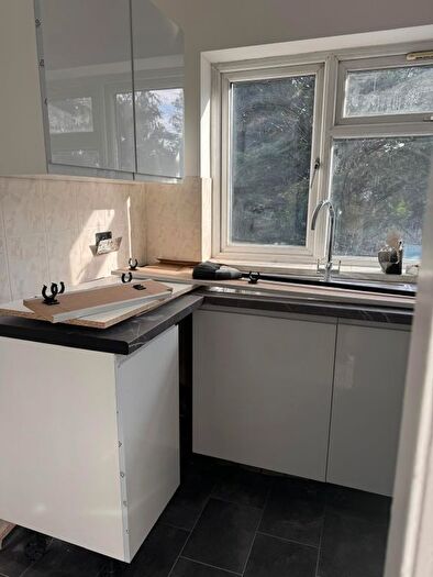 2 Bedroom Flat To Rent In Ilford, IG5