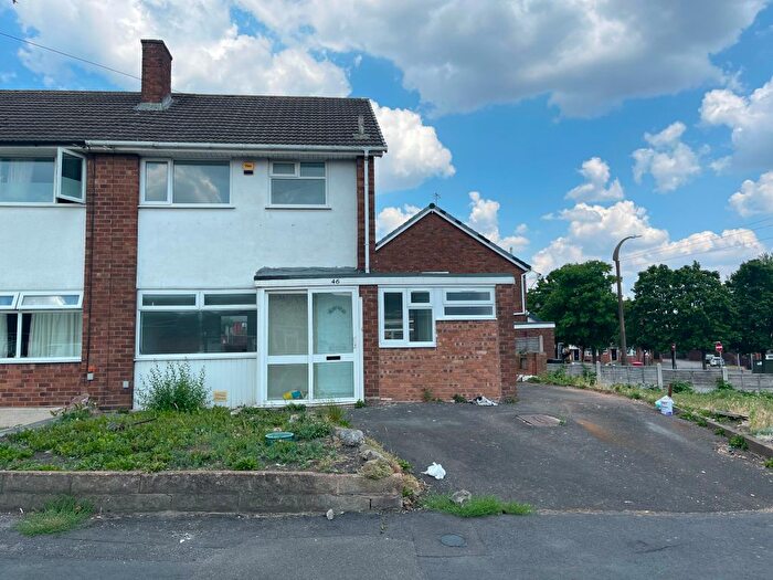 3 Bedroom Semi-Detached House To Rent In Bourne Avenue, Tipton, DY4