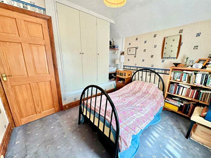 3 Bedroom Semi-Detached House For Sale In Vardre Avenue, Deganwy, LL31
