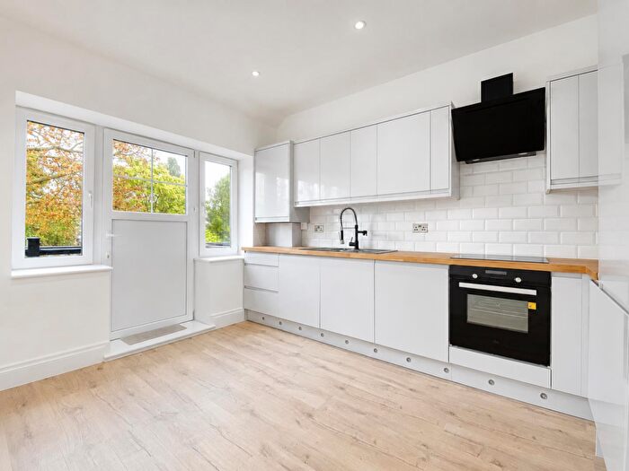 2 Bedroom Flat To Rent In Queens Quarters, Mitcham, CR4