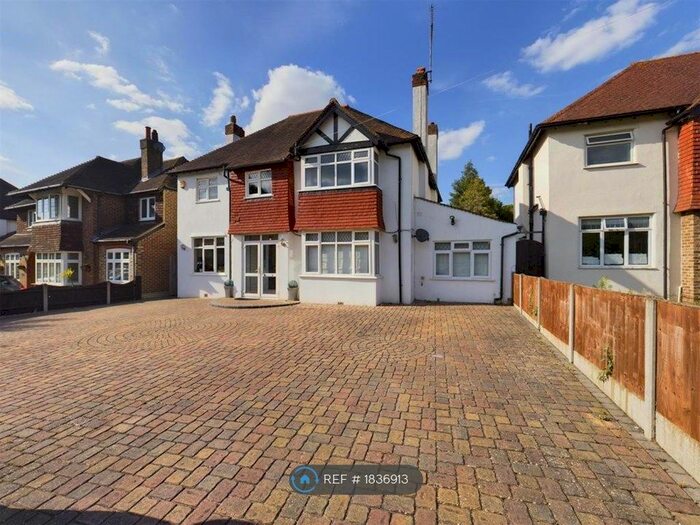 5 Bedroom Semi-Detached House To Rent In Essenden Road, South Croydon, CR2