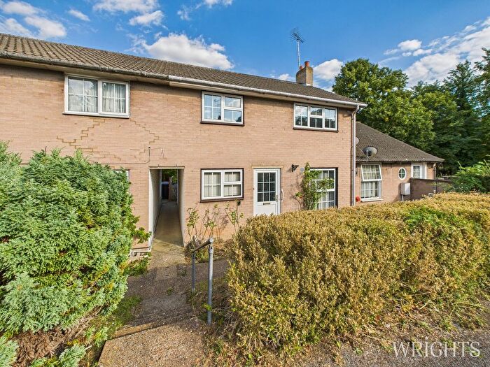 3 Bedroom Terraced House For Sale In Lodge Field, Welwyn Garden City, AL7
