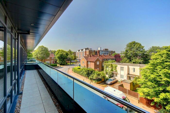 2 Bedroom Flat To Rent In Linnet Court, Westleigh Avenue, London, SW15