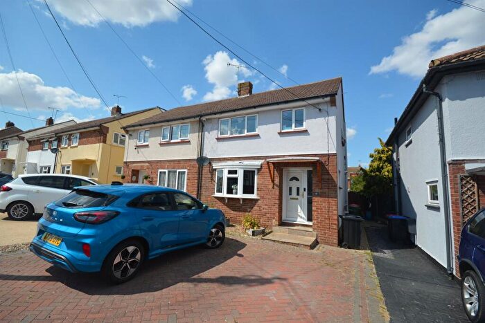 3 Bedroom Semi-Detached House For Sale In Orchard Drive, Braintree, Essex, CM7