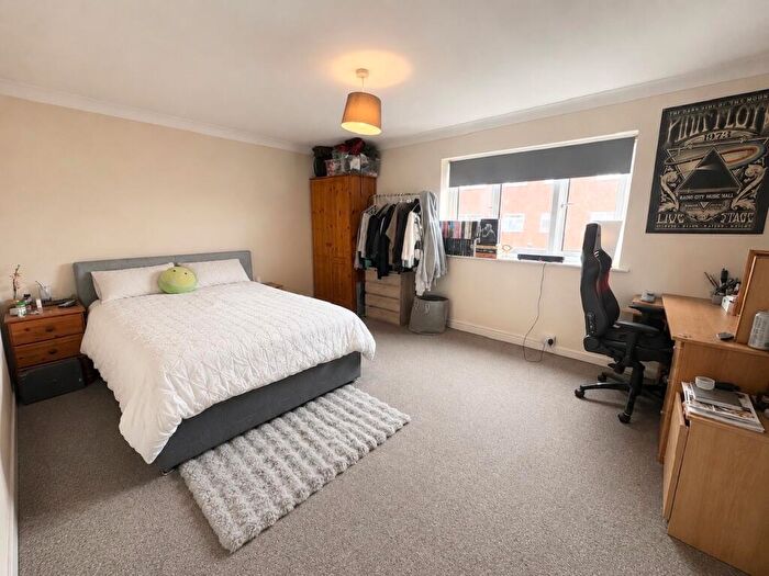 3 Bedroom Apartment To Rent In Wimborne Road, Bournemouth, BH9