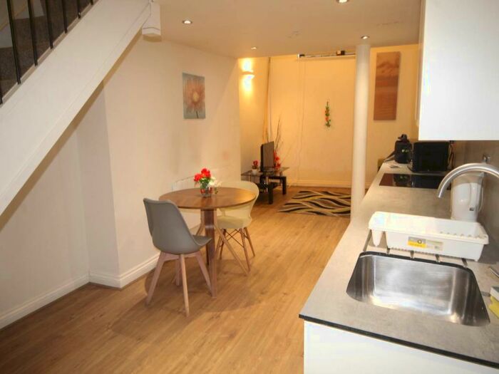 1 Bedroom Flat To Rent In Albion House, A Vicar Lane, Bradford, BD1
