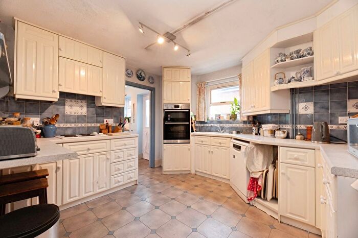 5 Bedroom Semi-detached House For Sale In Linden Gardens, Leatherhead, Surrey, KT22