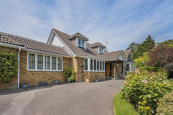 4 Bedroom Chalet For Sale In Shenley Hill, Radlett, WD7