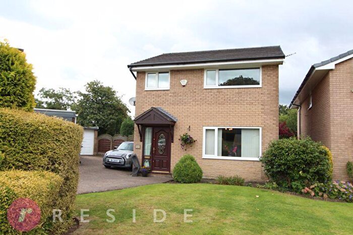 3 Bedroom Detached House For Sale In Plover Close, Bamford, Rochdale, OL11