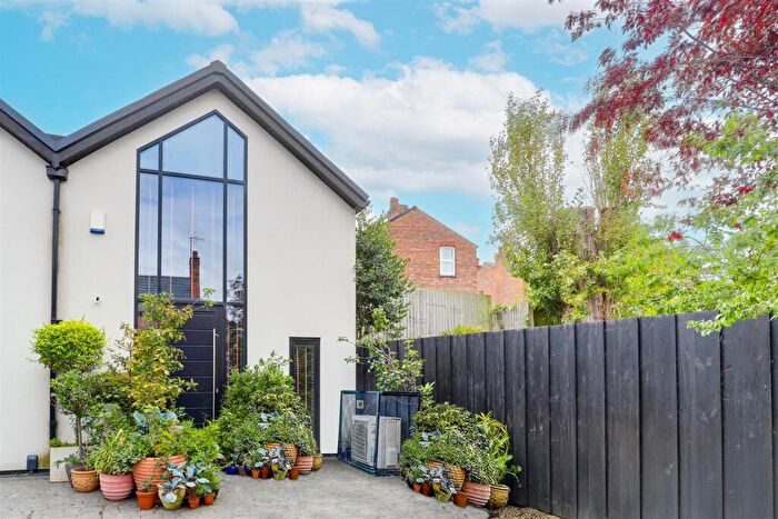 1 Bedroom Semi-Detached House For Sale In Haydn Road, Sherwood, Nottinghamshire, NG5