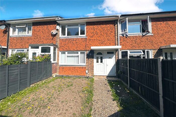 2 Bedroom Terraced House For Sale In Blackheath Road, Farnham, Surrey, GU9