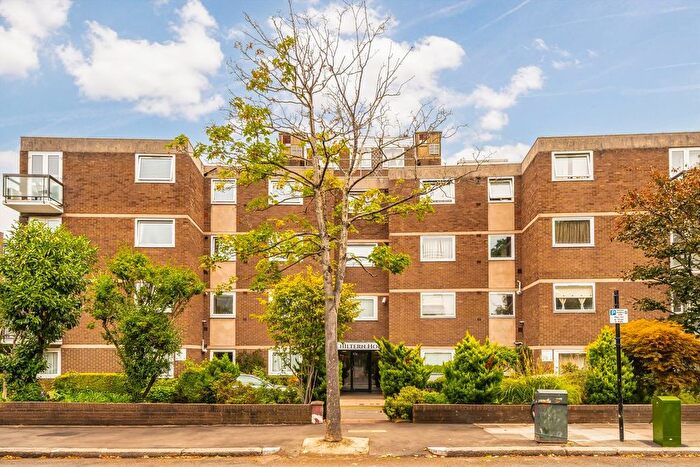 3 Bedroom Flat For Sale In Hillcrest Road, Ealing, W5