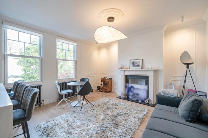 2 Bedroom Flat For Sale In Dennington Park Road, West Hampstead, London, NW6