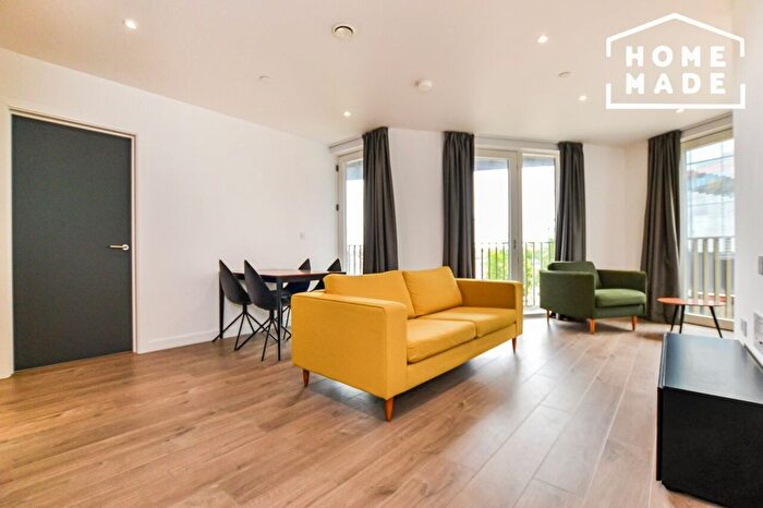 2 Bedroom Flat To Rent In Bridge House, Stratford, E20