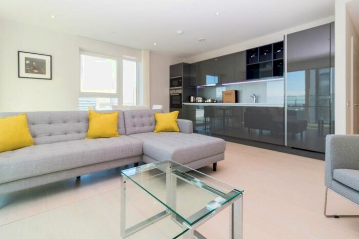 2 Bedroom Flat To Rent In Glasshouse Gardens, London, E20