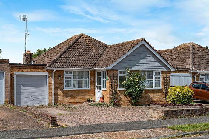 3 Bedroom Bungalow For Sale In Farm Close, Seaford, East Sussex, BN25