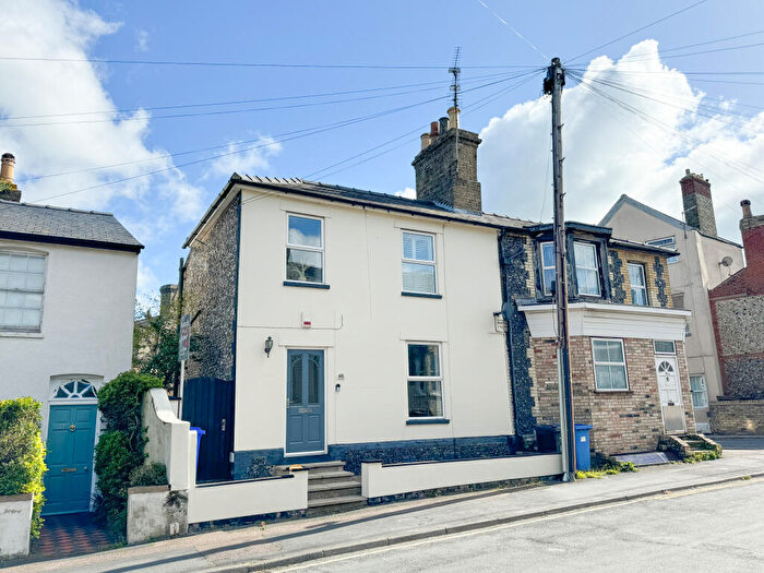 3 Bedroom Semi-Detached House For Sale In Park Lane, Newmarket, CB8