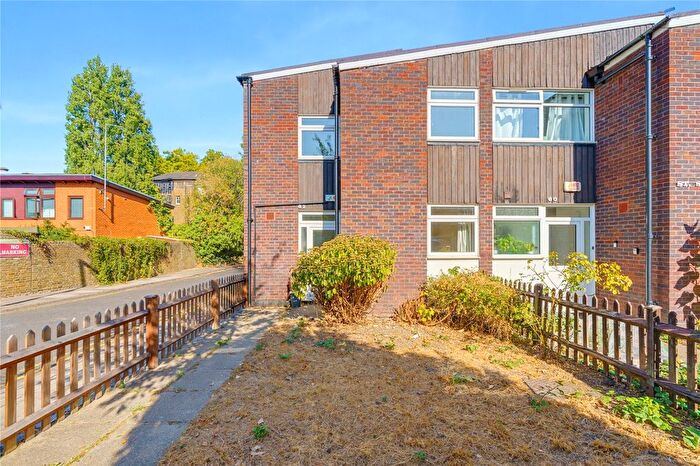 3 Bedroom Detached House For Sale In Wix's Lane, SW4