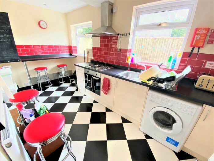 4 Bedroom Property To Rent In Bryn Syfi Terrace, Mount Pleasant, Swansea, SA1