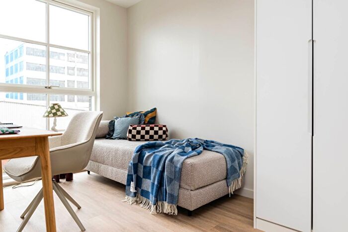 3 Bedroom Flat To Rent In Masonry Place, Hayes, UB3