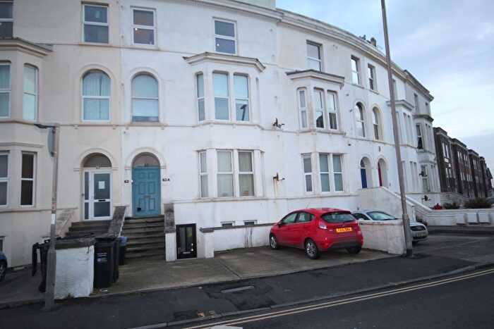 1 Bedroom Flat For Sale In Esplanade, Burnham-On-Sea, TA8