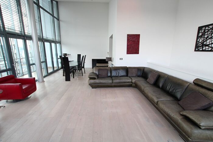 3 Bedroom Flat To Rent In Deansgate, Manchester, M3