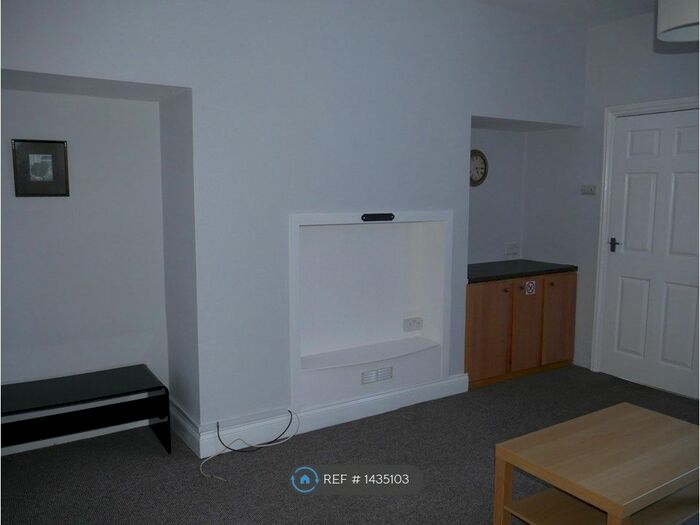 3 Bedroom Flat To Rent In Axwell Terrace, Swalwell, NE16