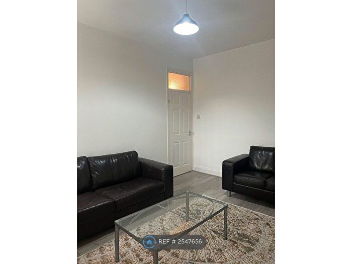2 Bedroom Flat To Rent In Hampstead Road, Newcastle Upon Tyne, NE4