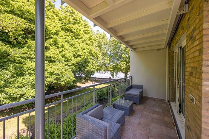 1 Bedroom Flat To Rent In Point Pleasant, Putney, London, SW18