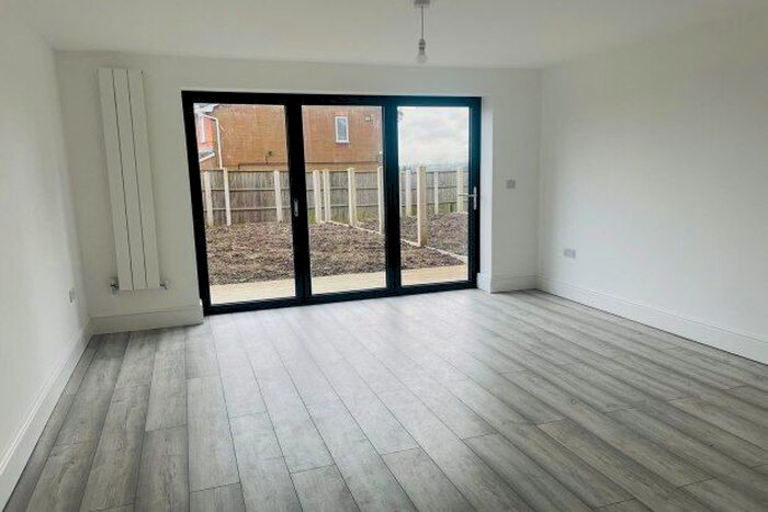 3 Bedroom Property To Rent In Summerbank Road, Stoke-On-Trent, ST6