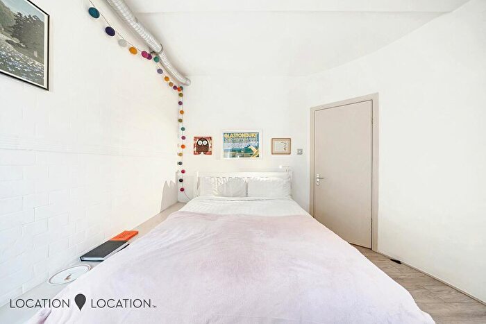 1 Bedroom Flat To Rent In Academy Apartments, Institute Place, E8