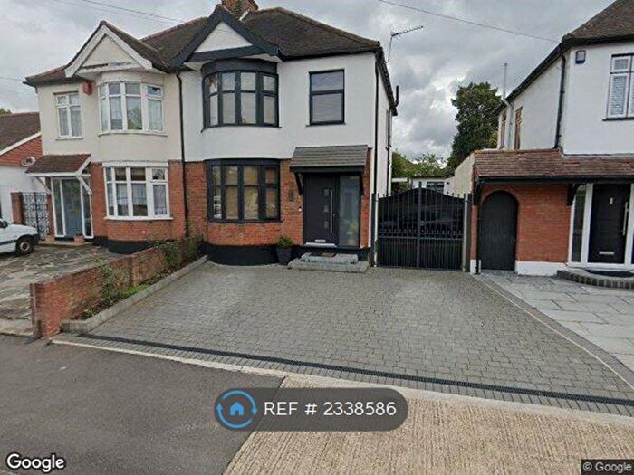 3 Bedroom Semi-Detached House To Rent In Glamis Drive, Hornchurch, RM11
