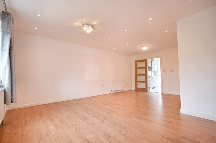 3 Bedroom Terraced House To Rent In Cherry Tree Road, Beaconsfield, HP9