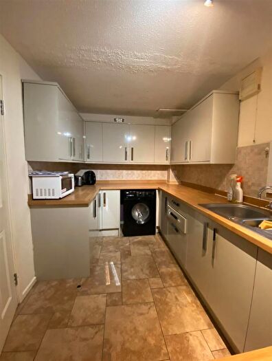 4 Bedroom House To Rent In Alport Croft, Birmingham, B9