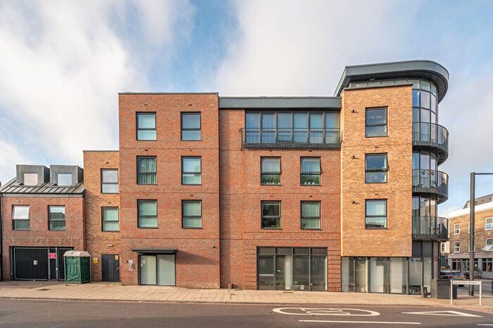 1 Bedroom Flat For Sale In Trevelyan Road, Tooting, London, SW17