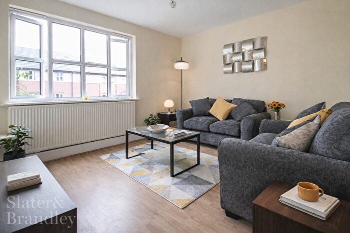 4 Bedroom Flat To Rent In **Students ** £Pppw Exclusive Of Bills ** Denison Court, Radford, Nottingham, NG7