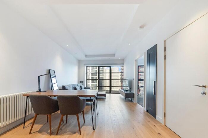1 Bedroom Apartment For Sale In Amelia House, London, E14