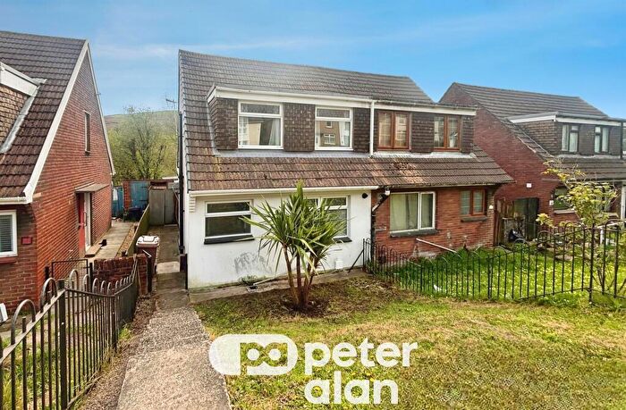 3 Bedroom Semi-Detached House For Sale In Graig Y Fedw, Abertridwr, Caerphilly, CF83