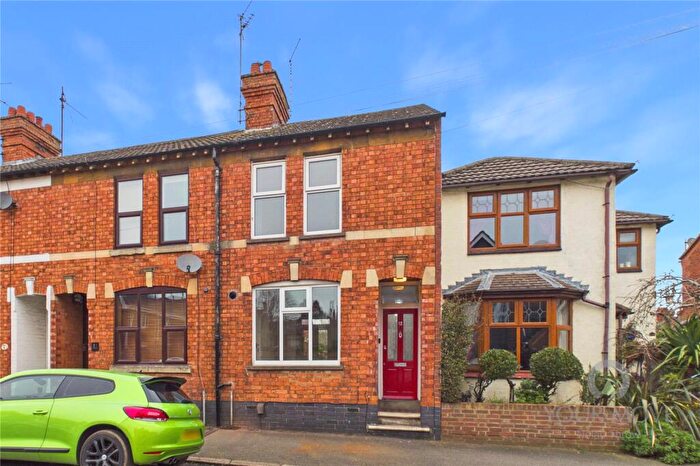 3 Bedroom Terraced House For Sale In Russell Street, Kettering, Northamptonshire, NN16